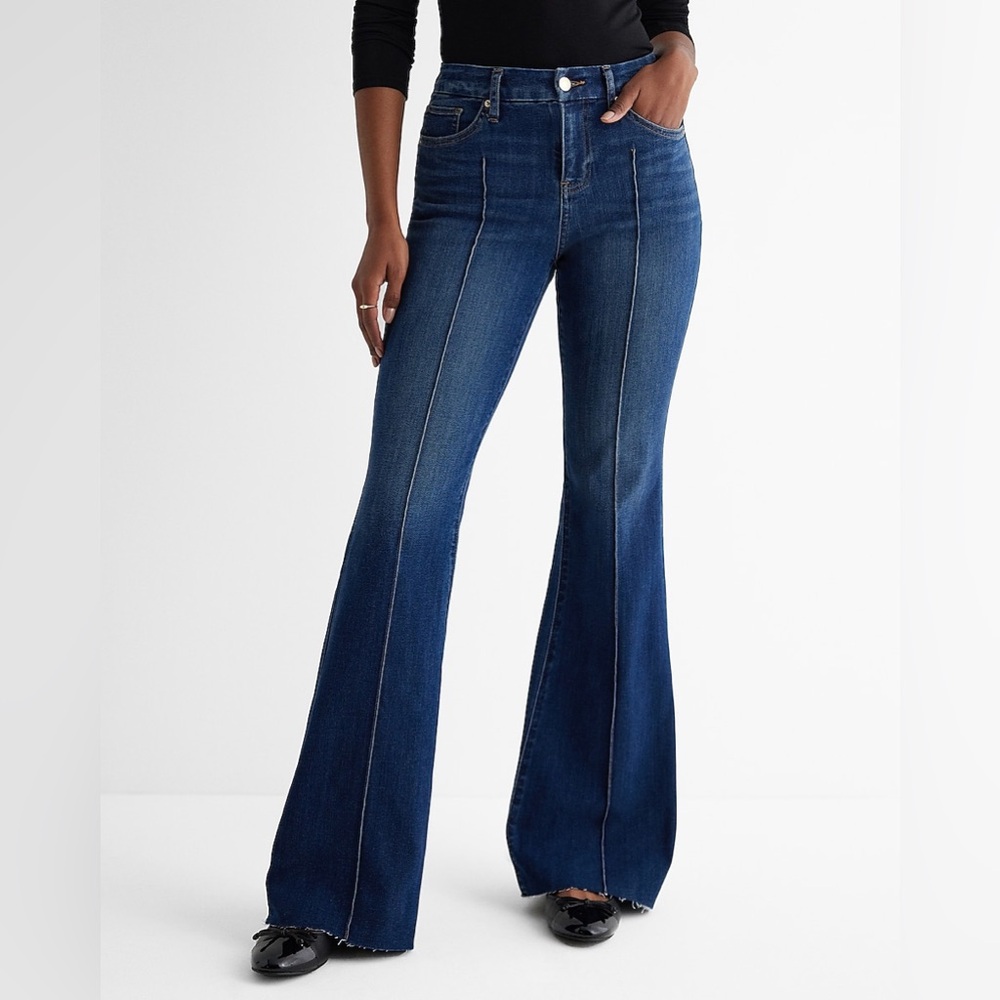 Mid Rise Dark Wash Pintuck
Raw Hem FlexX '70s Flare Jeans